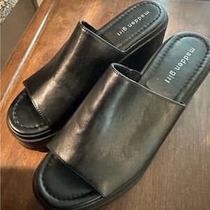 Size 9.5 Madden Girl Chunky Wedged Sandal